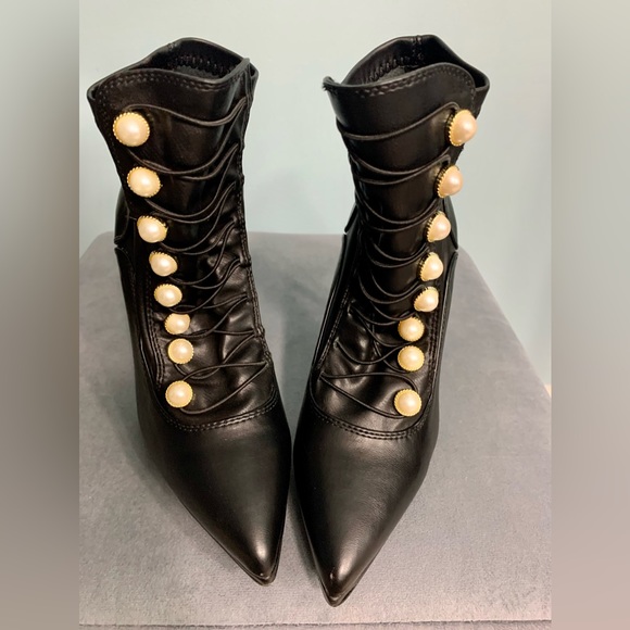 NWT THROWBACK HEELED BOOTIE - Picture 2 of 5
